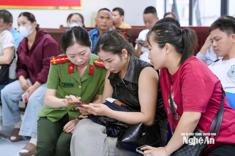 Người dân Nghệ An có thể làm Giấy thông hành Việt Nam - Lào trực tuyến