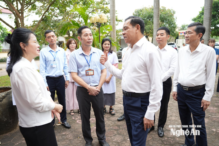 Chủ tịch UBND tỉnh Võ Trọng Hải chỉ đạo tháo gỡ khó khăn, nâng cao chất lượng các đơn vị y tế tuyến Quốc lộ 48