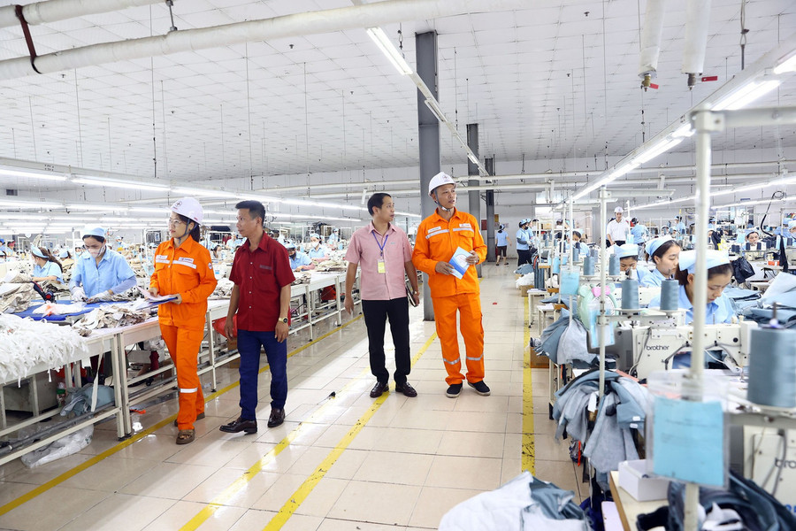 Hoàn thiện bộ tiêu chí đánh giá: "Cú hích" cho tiết kiệm năng lượng