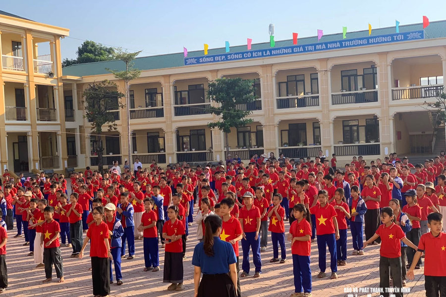 Toàn bộ học sinh điểm lẻ Tiến Sơn trở lại trường sau hơn 1 tháng gián đoạn