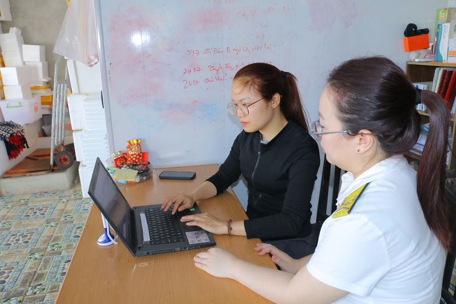 Phụ nữ thời đại số