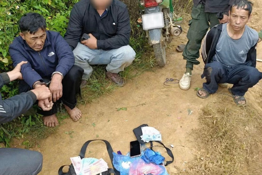 Bắt giữ 2 đối tượng, thu hơn 70 gam heroin cùng hơn 500 viên ma túy