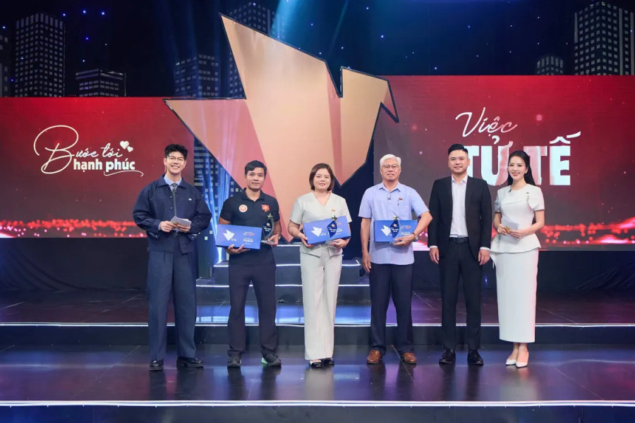 Việc tử tế tháng 10: Hạnh phúc trao đi từ những trái tim nhân ái và hành động thiết thực
