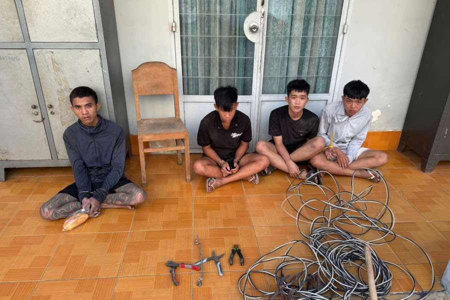 Bắt nhóm trộm dây điện, phát hiện đối tượng truy nã