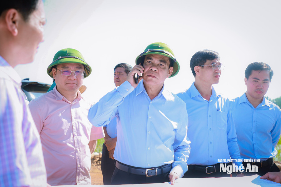 Dự án hơn 57 tỷ đồng chậm tiến độ, Chủ tịch UBND tỉnh Nghệ An trực tiếp điện đôn đốc nhà thầu từ hiện trường