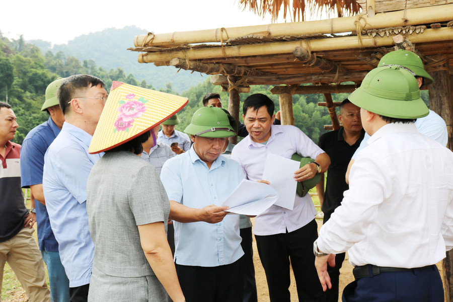 Phó Chủ tịch UBND tỉnh Nguyễn Văn Đệ chỉ đạo tháo gỡ vướng mắc, đẩy nhanh tiến độ các công trình vùng cao