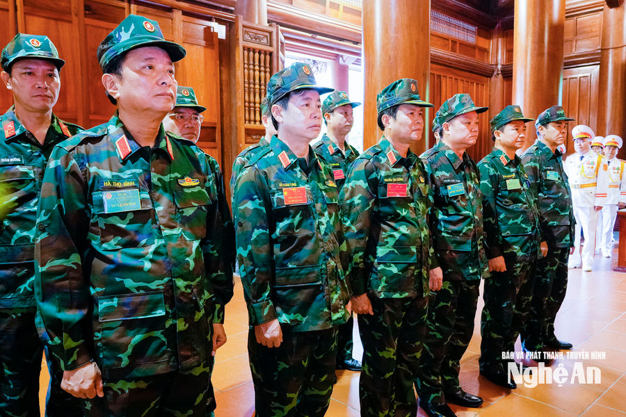 Đoàn đại biểu Quân ủy Trung ương, Bộ Quốc phòng tưởng niệm Chủ tịch Hồ Chí Minh