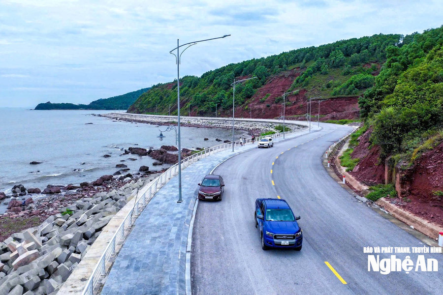 Đảm bảo trật tự an toàn giao thông khi lưu lượng phương tiện đường ven biển tăng cao