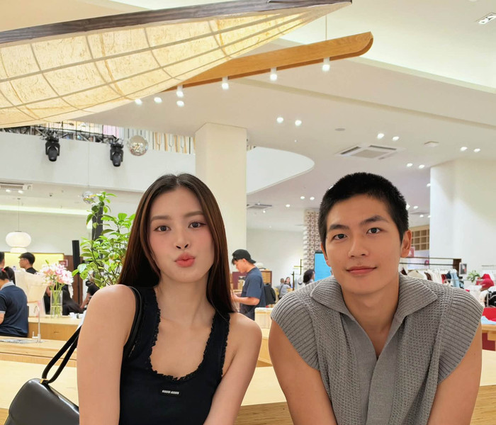 Hoa hậu Tiểu Vy cùng diễn viên Quốc Anh gây sốt với loạt khoảnh khắc thân thiết ngoài đời